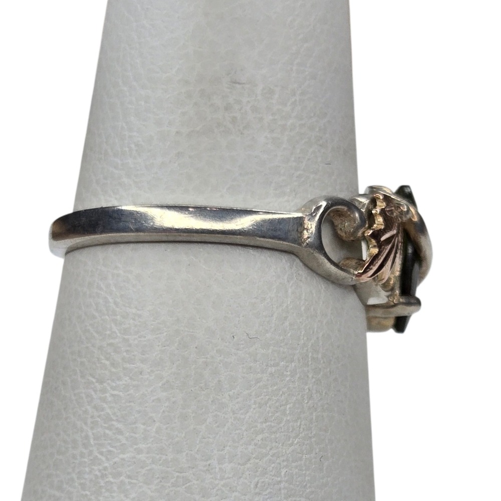 Vintage Peridot Ring Sterling Silver Size 5 Green Black Hills Leaf Style - Picture 5 of 11